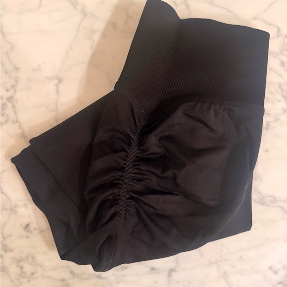 Marie Louise Paris High-Waisted Black Leggings - Picture 5 of 5